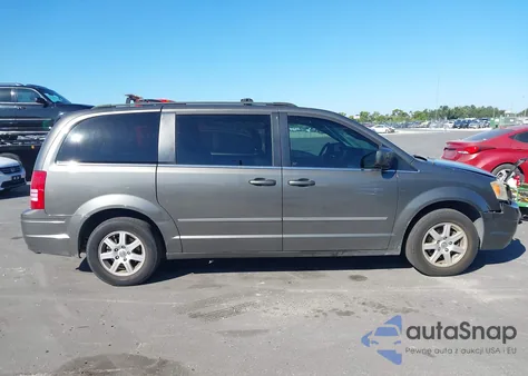 2010 Chrysler Town & Country Touring Plus из США, поврежденный, VIN 2A4RR8DX1AR405174